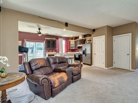 5th image of 10802 NE 53rd Ct
