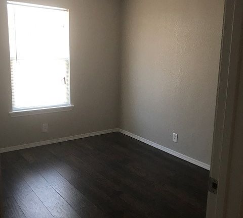 4th image of 3012 W Michigan Ave