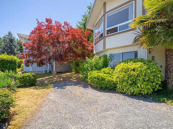 4th image of 375 Cariboo Dr