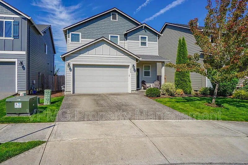 3 bed, 2.5 bath, 1665 sqft, $2,795 — Photo 2