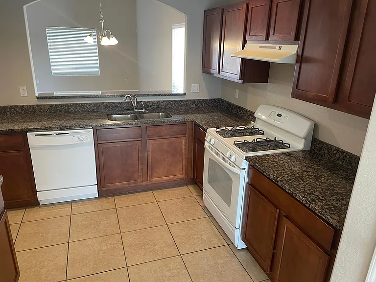 4740 Salado Creek St — Photo 5