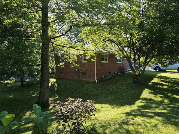 42 Oakwood Ave, North Vernon, IN 47265