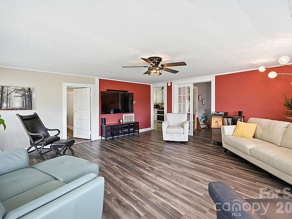 4th image of 32372 Hugh Rd