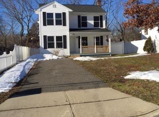 172 N 26th St, Wheatley Heights, NY 11798