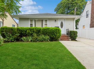 129 Allen St, Hempstead, NY 11550