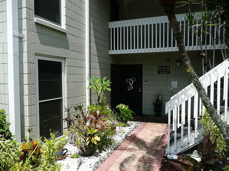 2424 W Tampa Bay Blvd #B106 — Photo 7