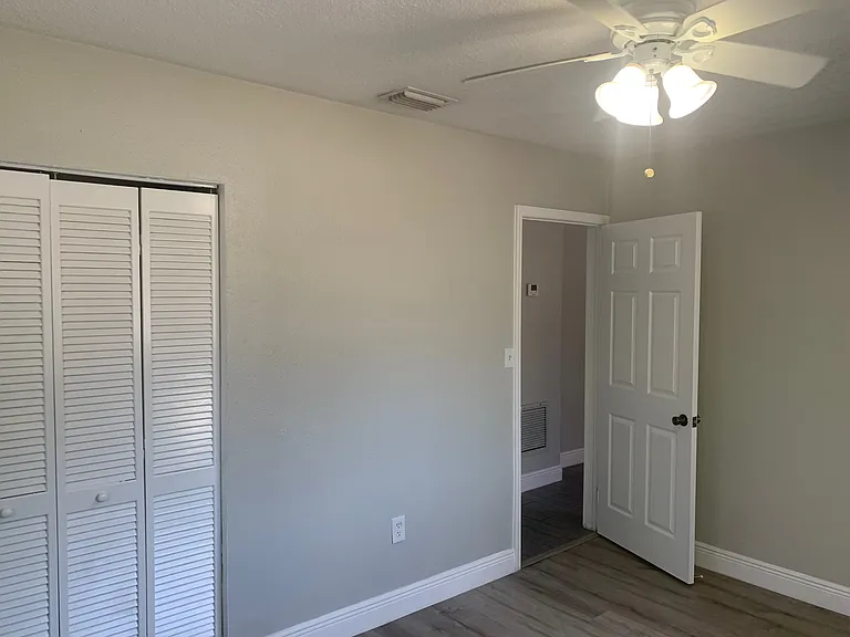 709 Sunset Dr — Photo 6