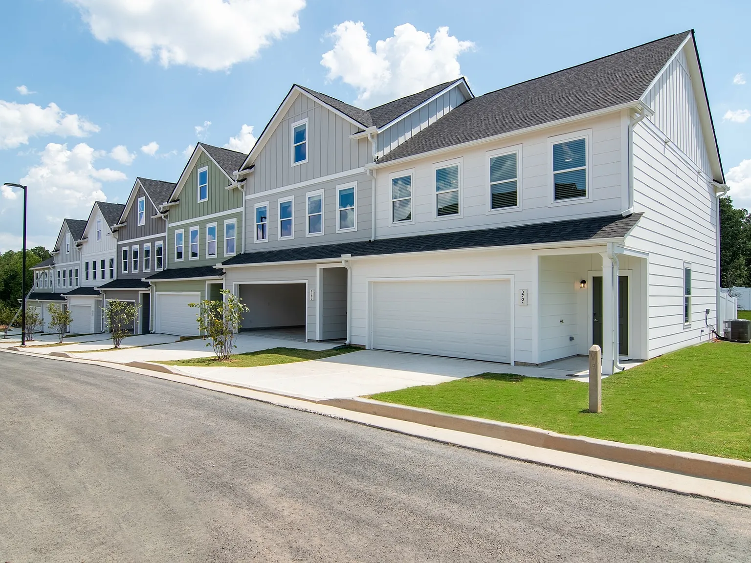 Summerwell Parkway Village — Photo 3
