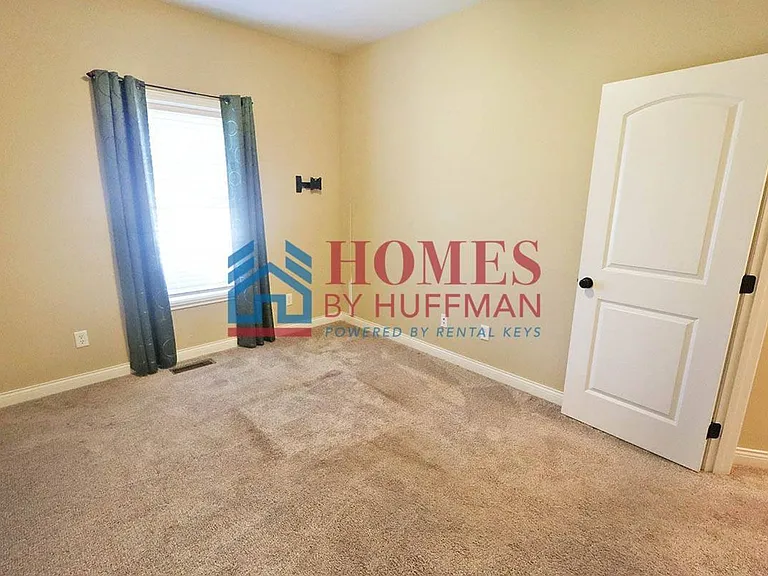 2966 Megan Dr — Photo 18