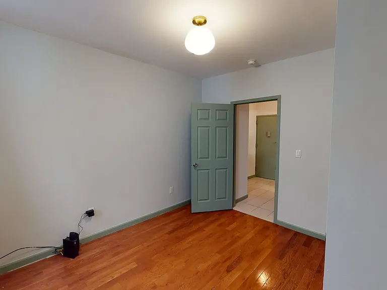 2036 2nd Ave #1 — Photo 9