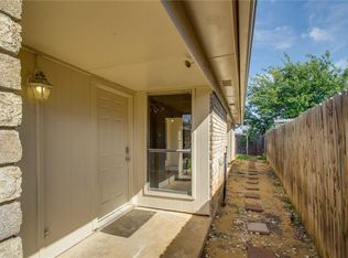 6627 S Creek Dr, Fort Worth, TX 76133