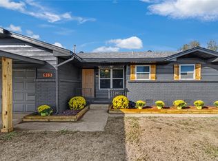 913 Holoway Dr, Midwest City, OK 73110