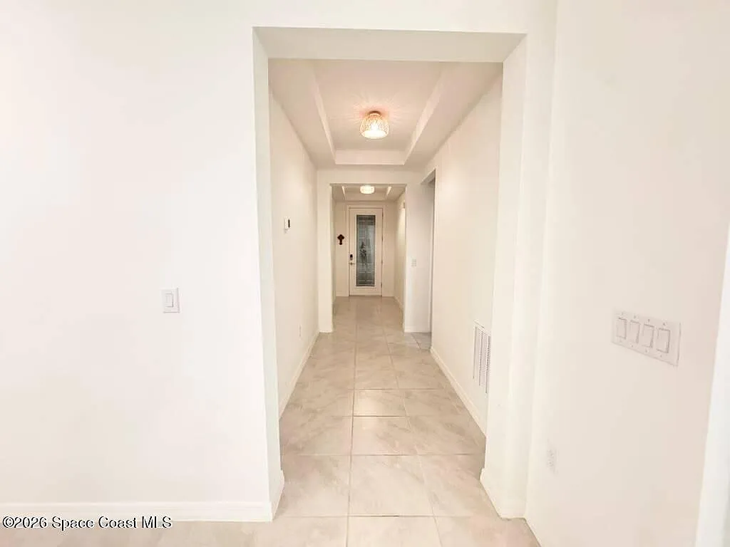 4 bed, 2.0 bath, 2161 sqft, $2,500 — Photo 2