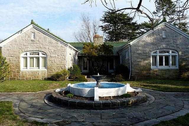 1st image of 3 E Mapleshade Ln