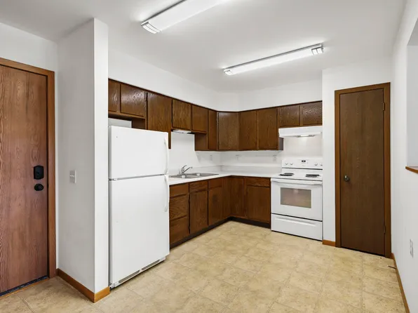 501 Alan Dr #204, Mount Horeb, WI 53572