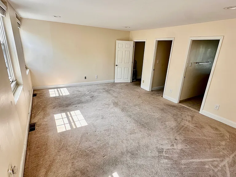 236 Dolphin Ln — Photo 18
