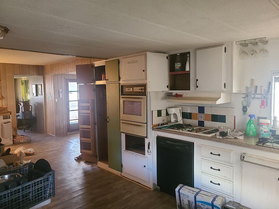 2nd image of 320 N Blackstone St Spc 5