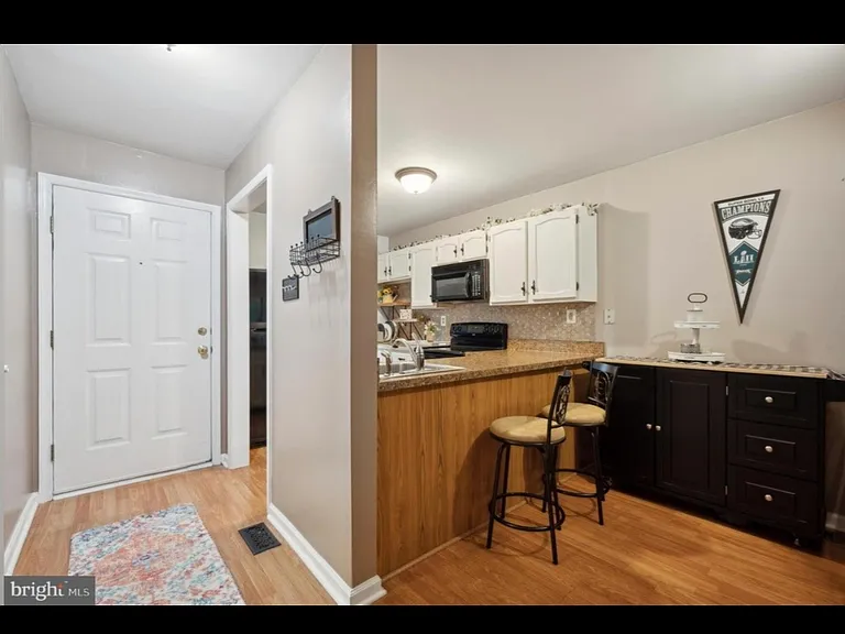 338 Cashel Ct — Photo 6
