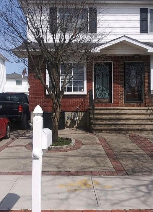 1st image of 435 Quintard St