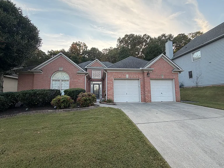 2990 Ridge Oak Dr — Photo 2