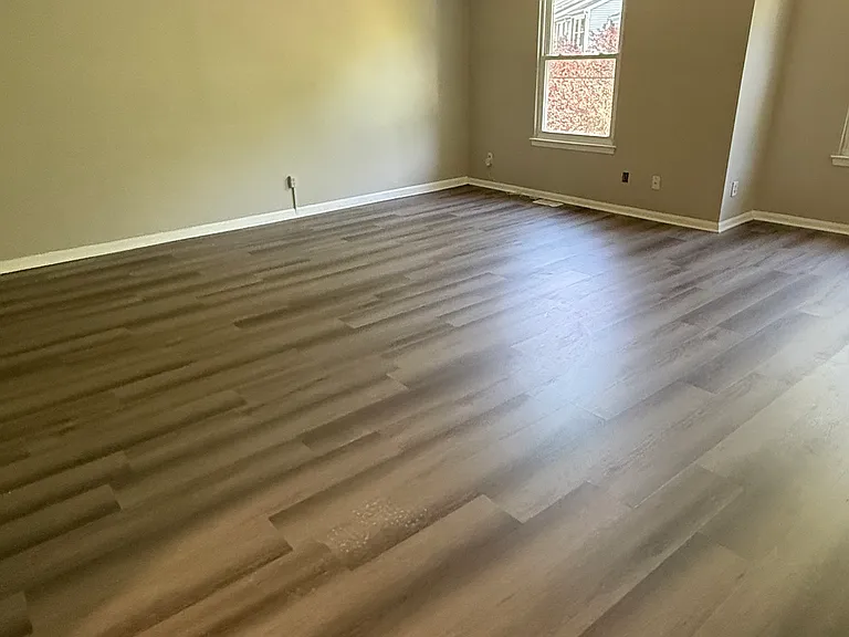 2405 Greenwood Dr — Photo 4