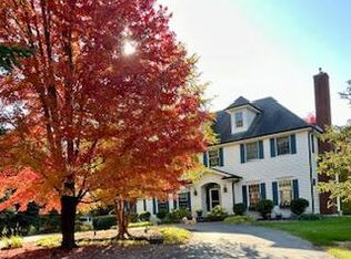 936 Willow Ct, Cedarburg, WI 53012