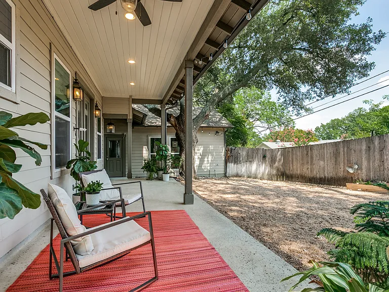 242 E Elmview Pl — Photo 24