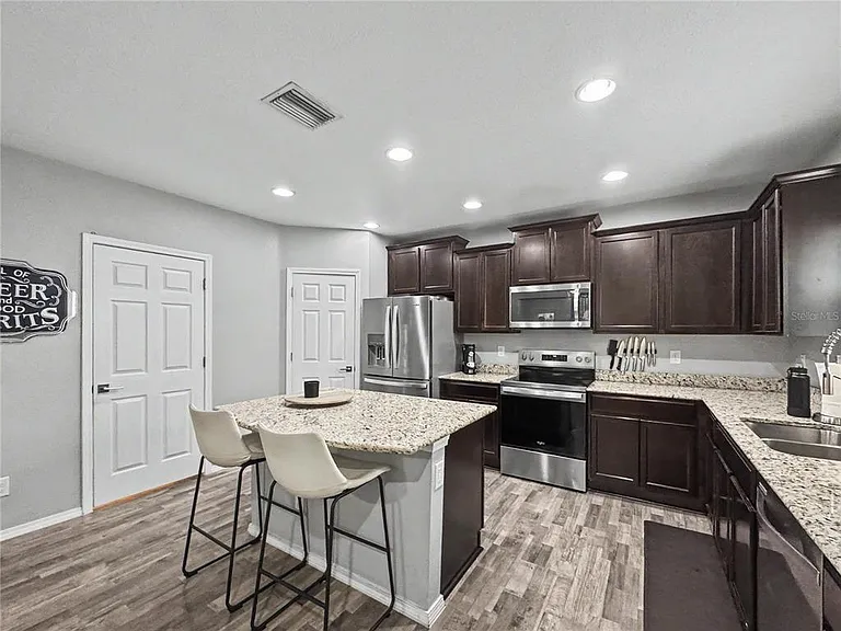 4842 Chatterton Way — Photo 7
