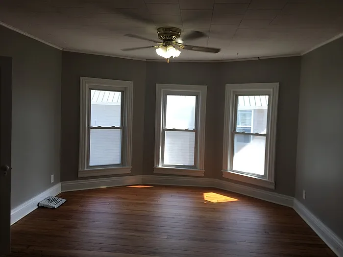 306 Flower Ave E — Photo 25