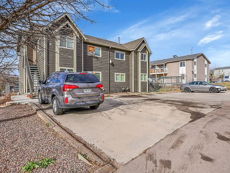 1051 Mazatlan Cir #D — Photo 4