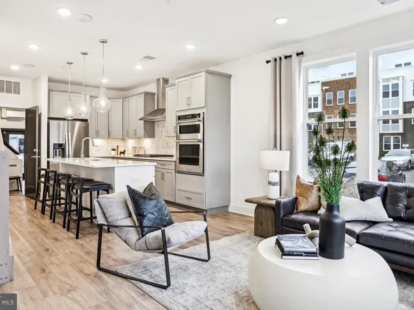 20026 Coral Wind Ter, Ashburn, VA 20147