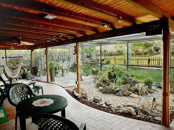 screened patio w/ water feature