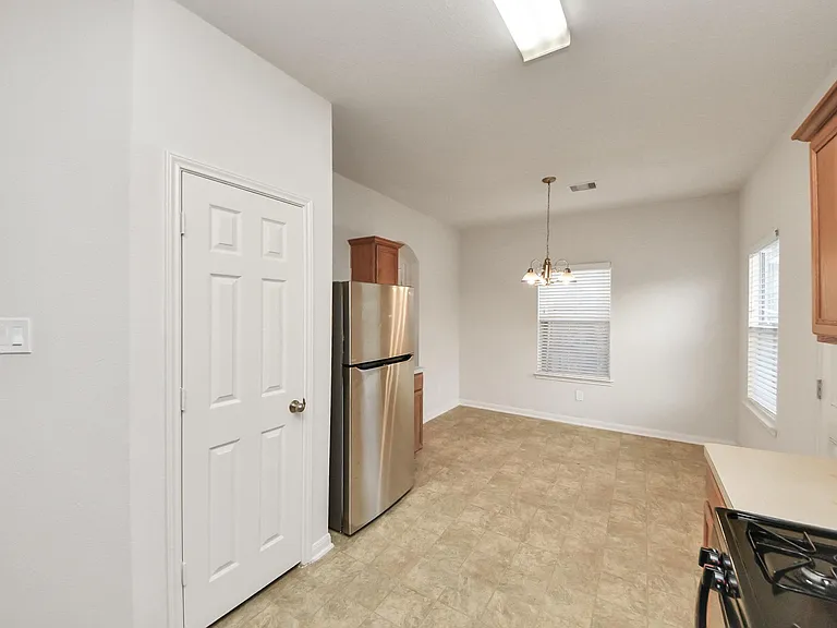 6702 Albion Crescent Dr — Photo 14