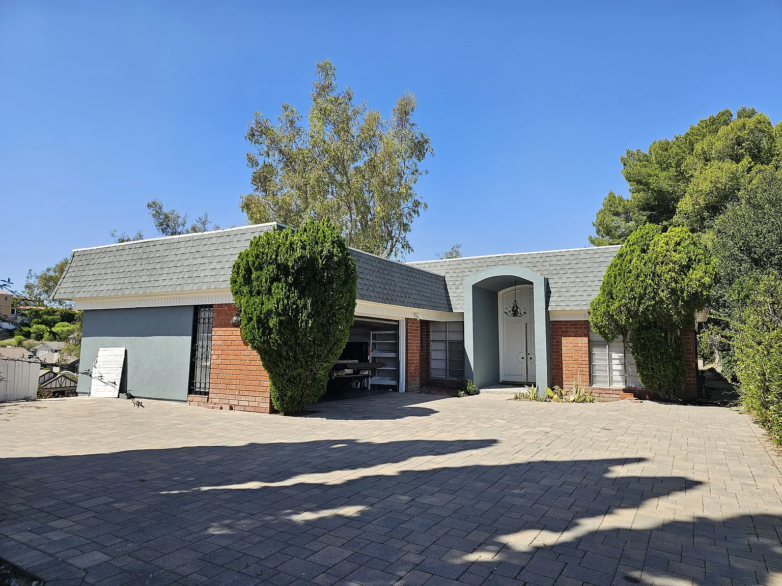 3 bed, 2.5 bath, 2516 sqft, $4,000 — Photo 2