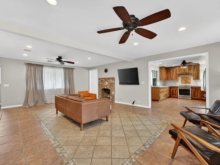 420 Colusa Pl — Photo 7