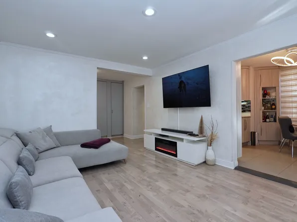 2711 Avenue X image 11 of 39