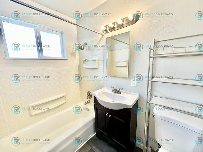 929 Willow St — Photo 14