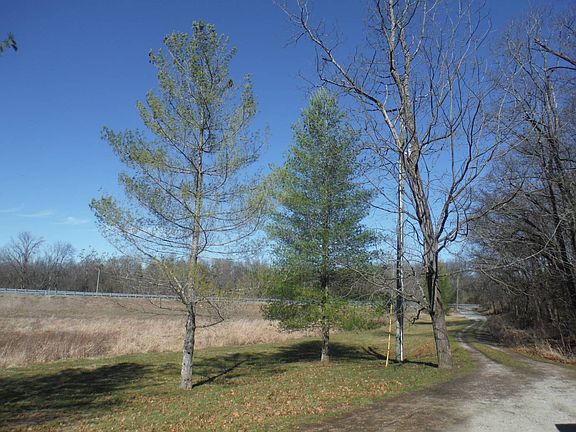 4th image of 475 Loretto Rd