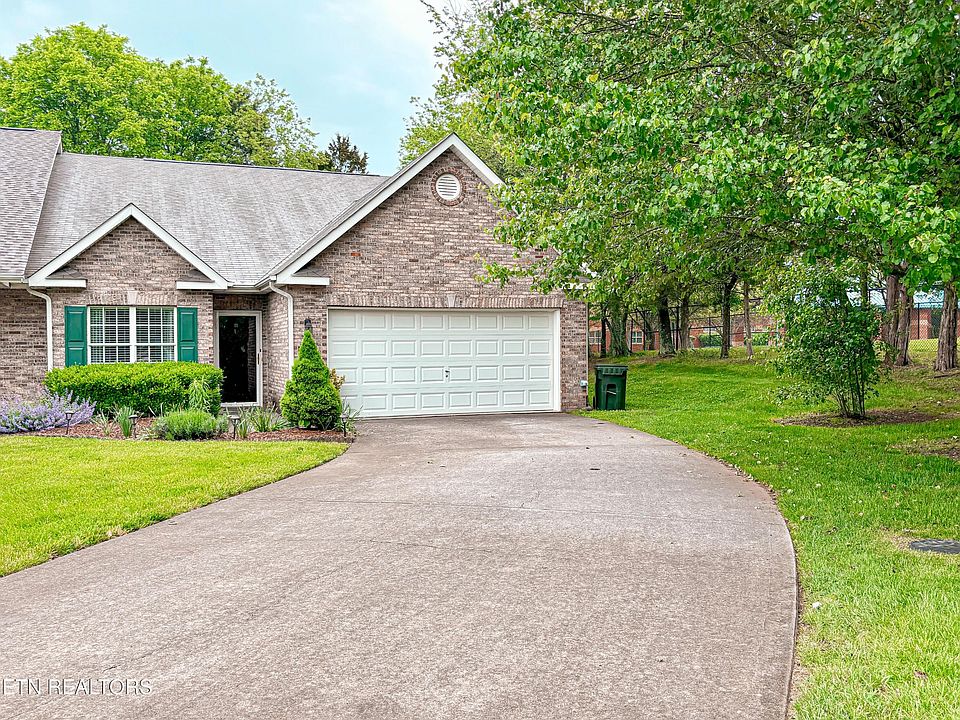 1st image of 1685 Emerald Pointe Ln