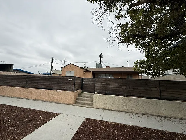 6323 Clybourn Ave — Photo 4