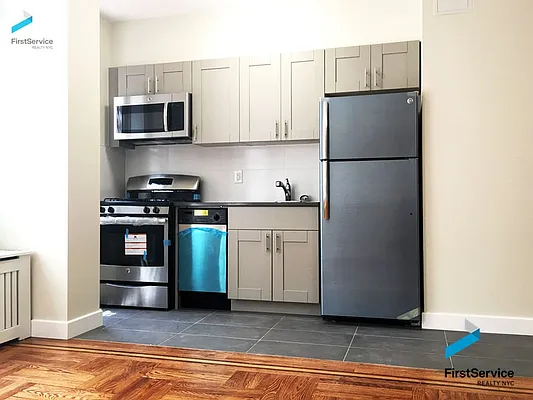 Rented by FirstService Realty (legacy) | media 4