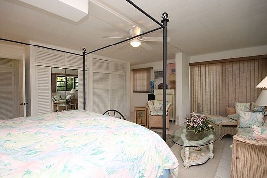 5th image of 721 W Ocean Dr Unit 18