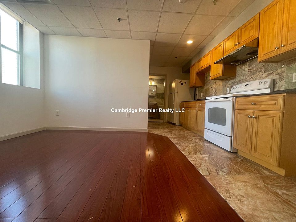 2nd image of 72A Kneeland St #501