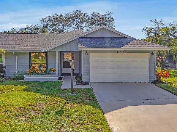 12726 SE Pinehurst Court, Hobe Sound, FL 33455