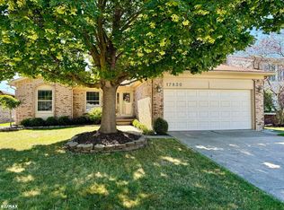 17830 Red Oaks Dr, Macomb, MI 48044