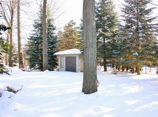 20420 Country Side Dr, Macomb, MI 48044