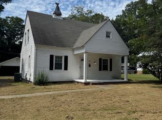 1308 Holman St, Kinston, NC 28501