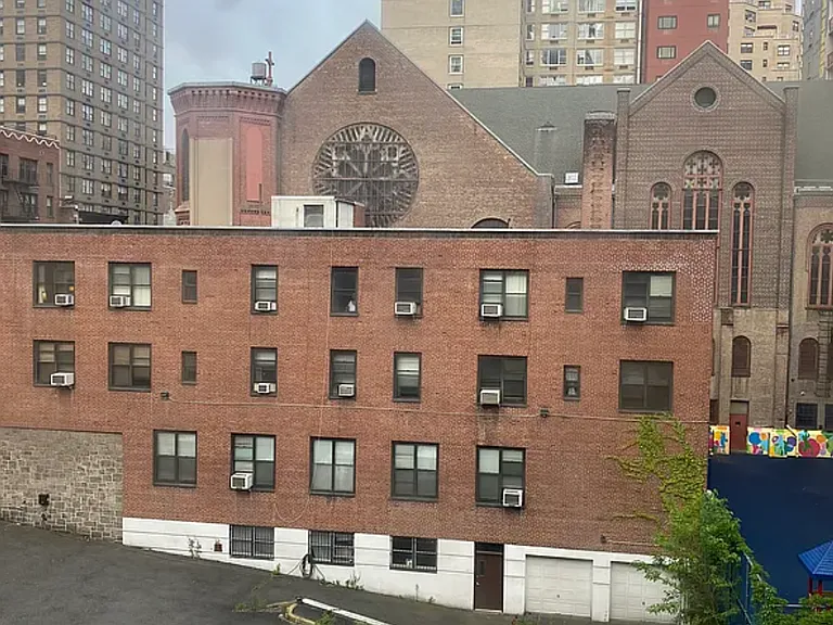 129 Lexington Ave #6 — Photo 9