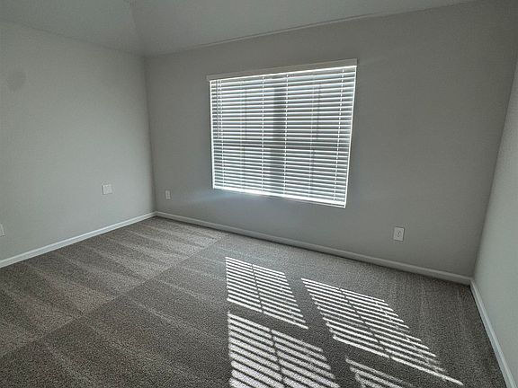 3rd image of 305 Spanish Moss Ct