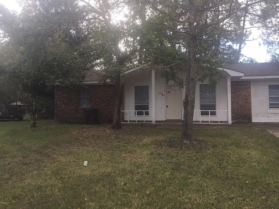 1st image of 2505 Parkdale Dr